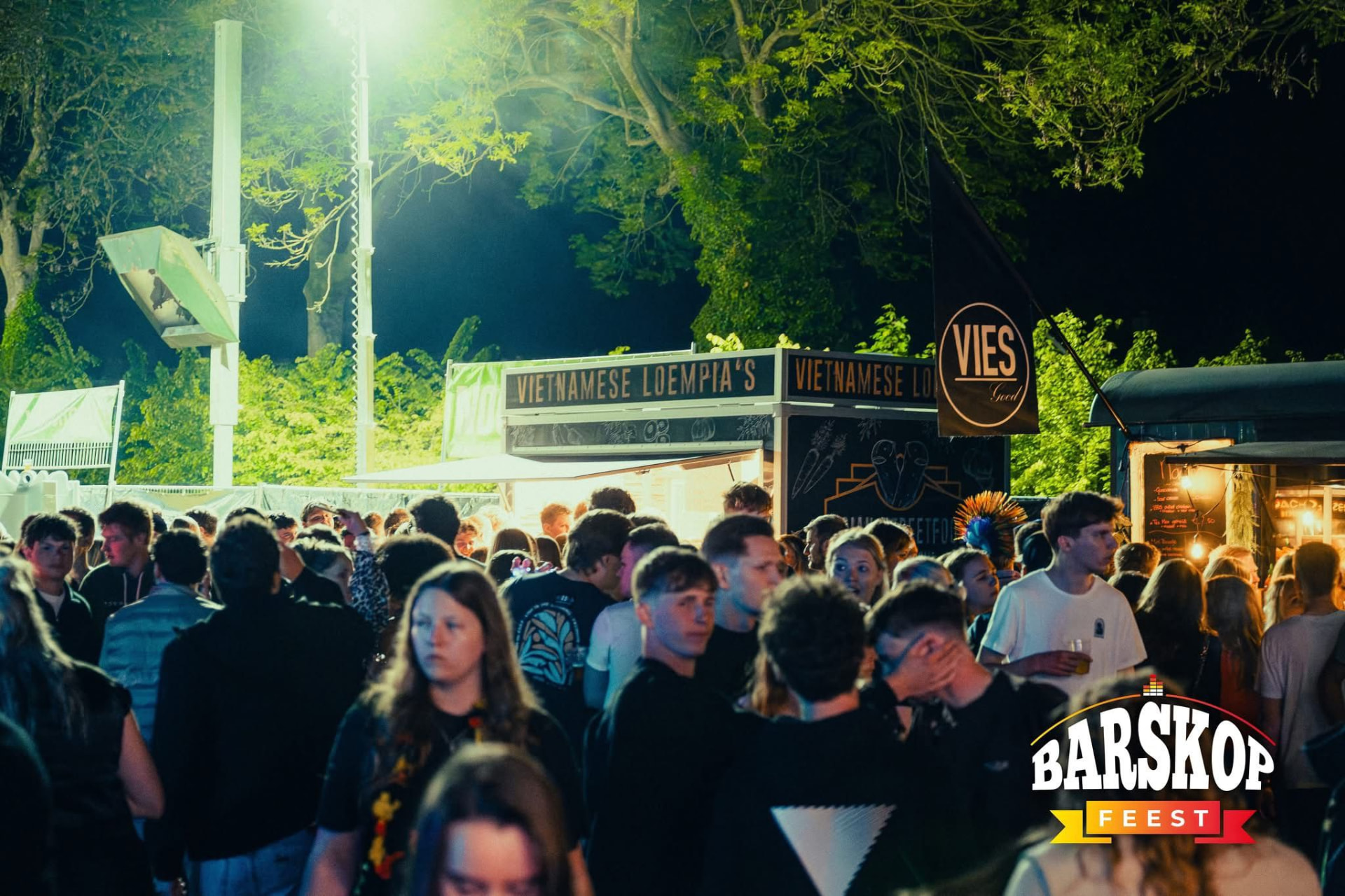 Chen streetfood-kraam op een avondevenement
