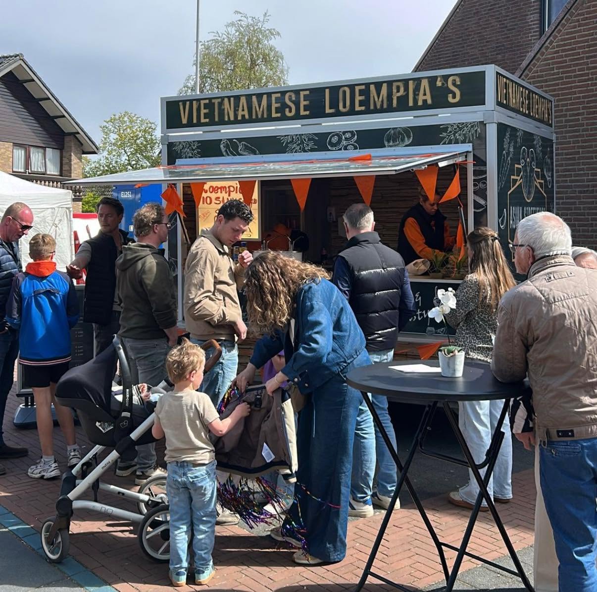 Chen streetfood-kraam tijdens een dagelijks evenement